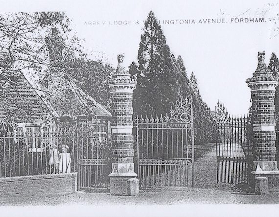 Approach to the house in 1901